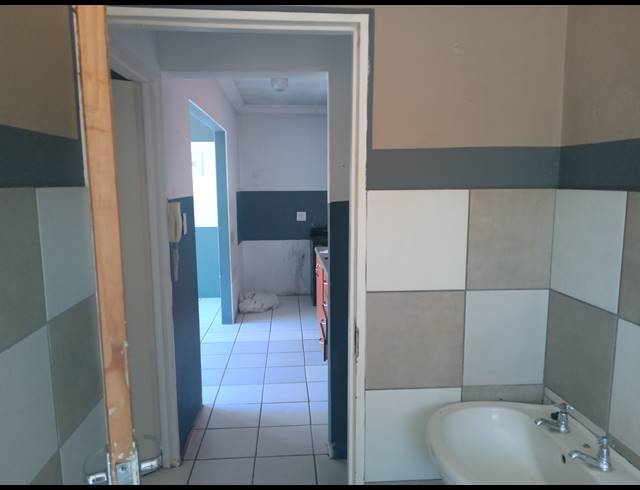 1 BEDROOM TOWNHOUSE FOR SALE IN VOSLOORUS